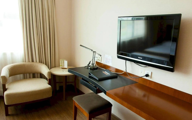 Crown Jiakai Hotel