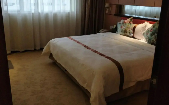 Longzhu Hotel
