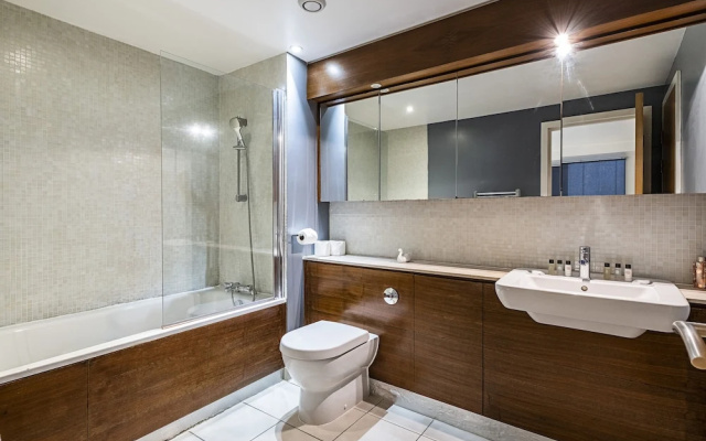 Martin Lane Apartment by Flexystays