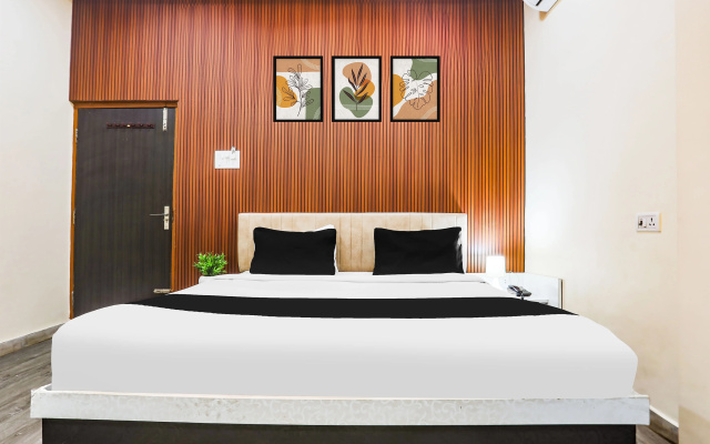 Capital O 41561 Hotel Paradise Residency