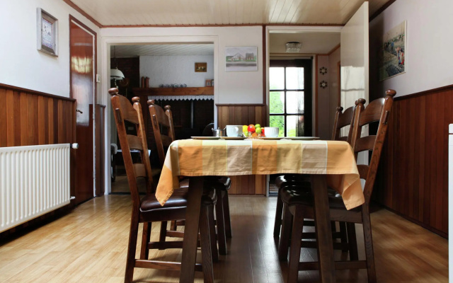 Tranquil Farmhouse near Forest in Ulicoten with Terrace
