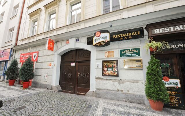 Backpacker Hostel вид на фасад