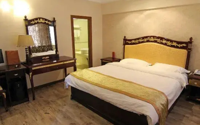 Huiqun Business Hotel