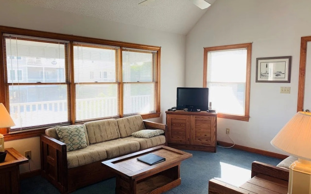 Yankee Traitor II - 4 Br Home