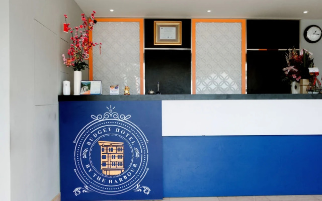 Oyo 592 Budget Hotel by the Harbour
