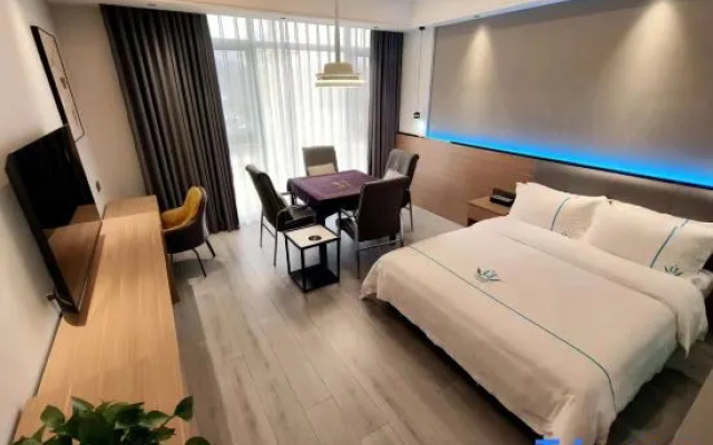 Yilong Lanshe Hotel