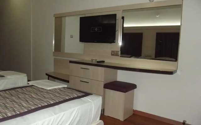 Bronze Hotel