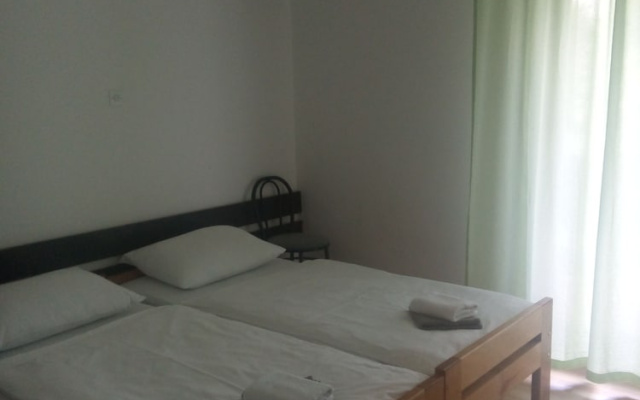 Motel Licki Krovovi