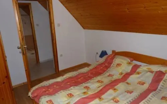 Marika Apartmanház