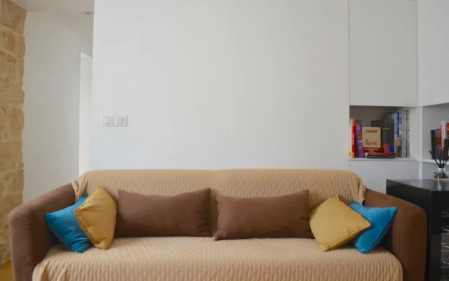 Top Floor Flat Near Bastille
