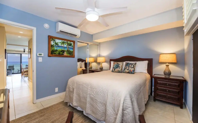 Noelani 304 3bdrm 2.5 Bath 3 Bedroom Condo by RedAwning