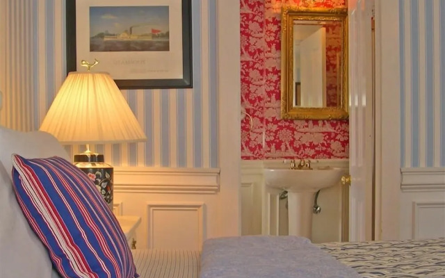 Captain David Kelley House Bed & Breakfast