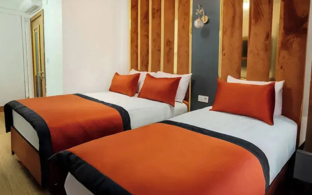 Taksim Crown Hotel