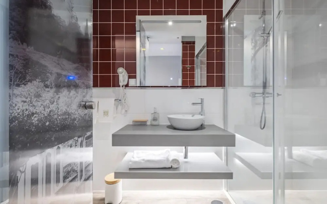 King David Suites 501 by Homie