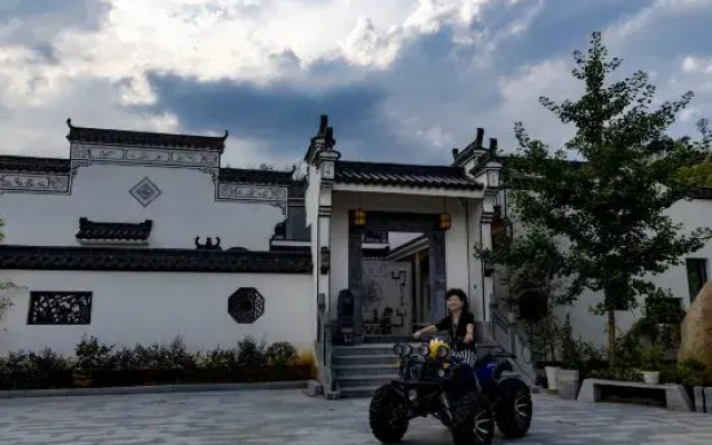 Jiuhuashan Guiyuantian Juju Homestay