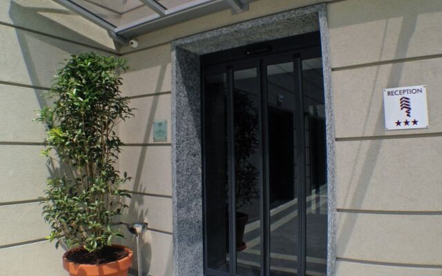 Hotel Forum вид на фасад