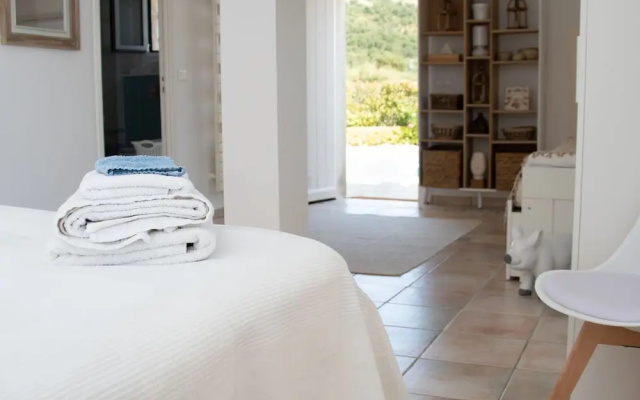 Gorgeous Villa in  Les Issambres with Swimming Pool