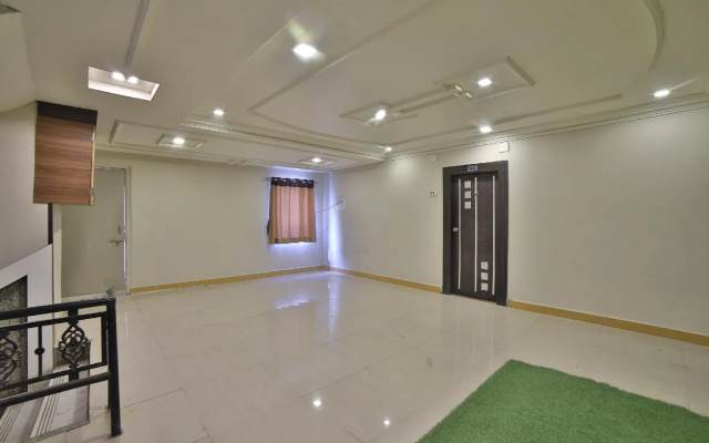 OYO 41929 Hotel Loyal Residency