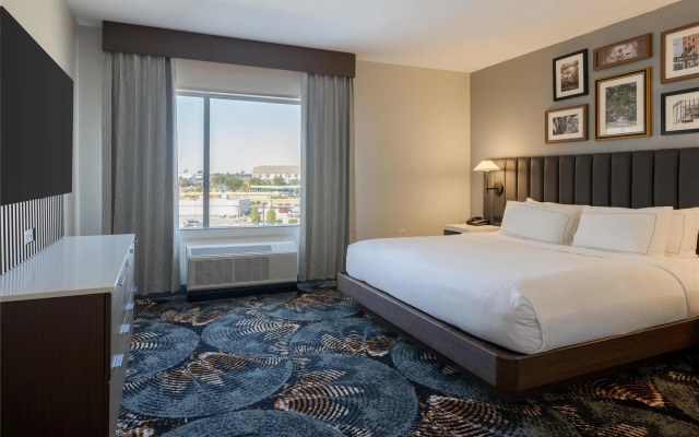 DoubleTree by Hilton Hotel Savannah Airport