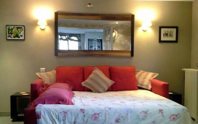 Отель Bed & Breakfast La Campagne a Paris комната для гостей