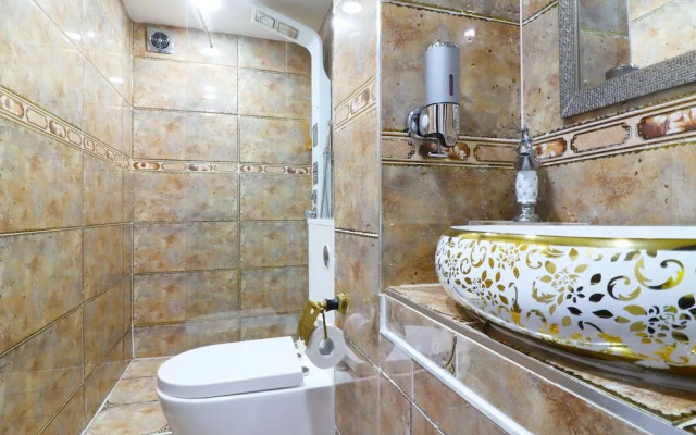 Queen Stay Apartments