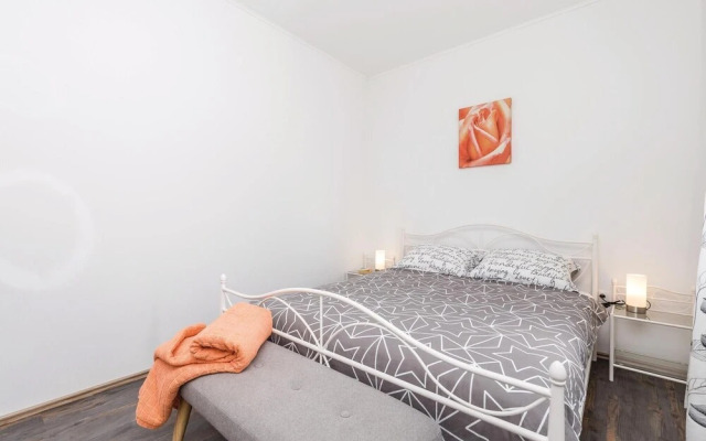 Amazing Home in Jurdani With Wifi and 3 Bedrooms