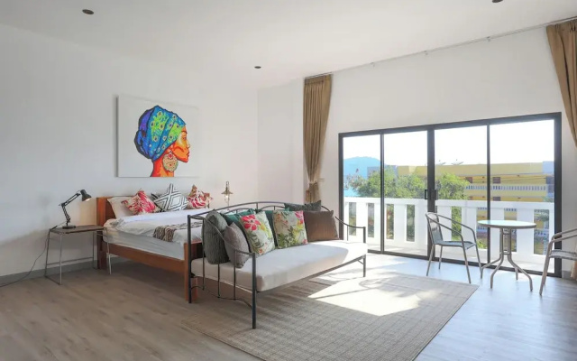 Villa with Jacuzzi &Stunning Seaview V30