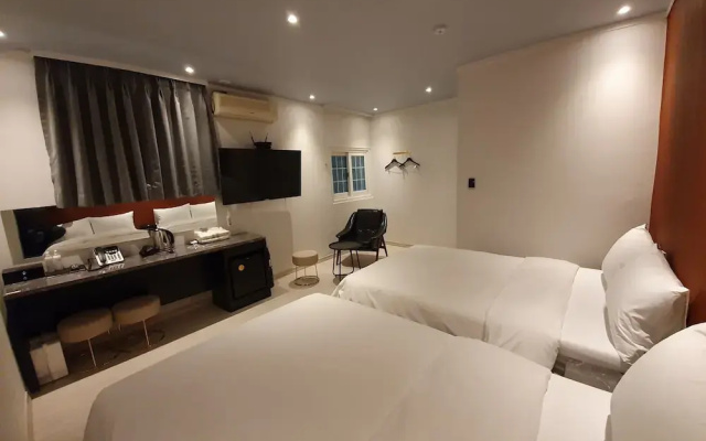 Hotel WO Yongsan Station