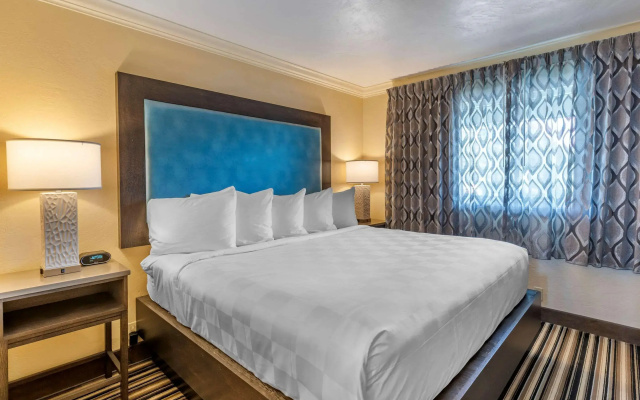 Lincoln Sands Oceanfront Resort, an Ascend Collection Hotel