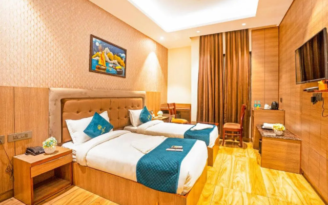 The Riverstone Inn - Near India Expo Centre and Mart