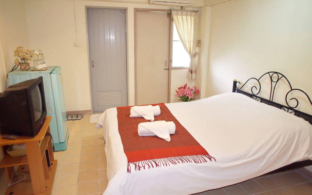 Thanapa Apartment