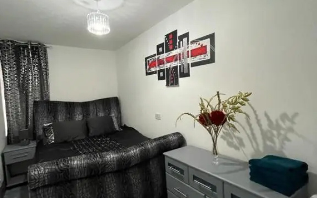 3 Bedroom Whalley Aparthotel