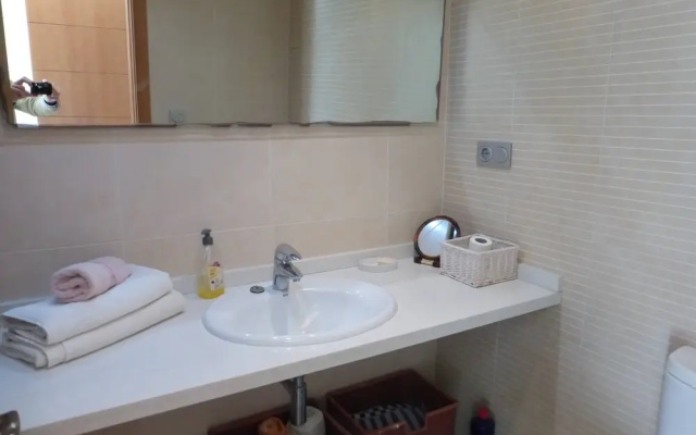 Beautiful 2 Bedroom 2 Bathroom Apartment With Pool