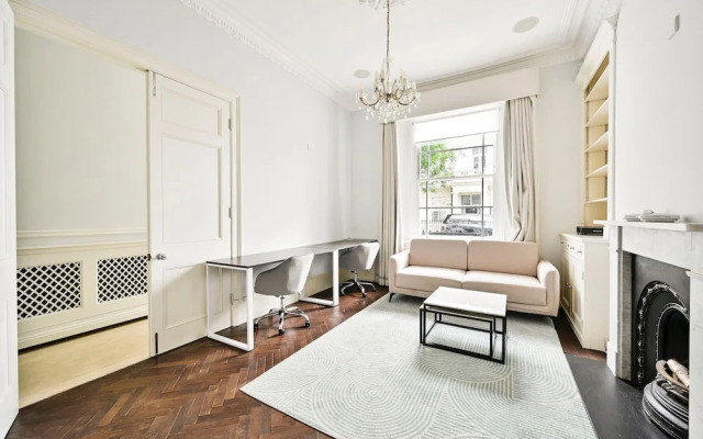 5 Beds House - 5 Mins to Victoria Station