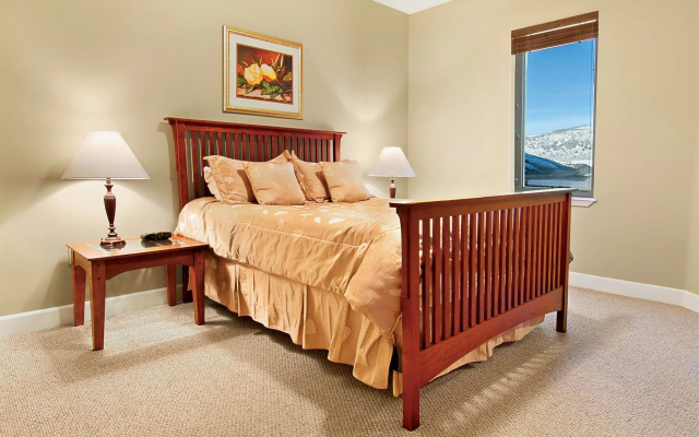 Crestview Condominiums by All Seasons Resort Lodging
