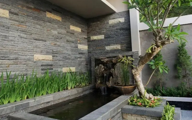 Triizz Hotel
