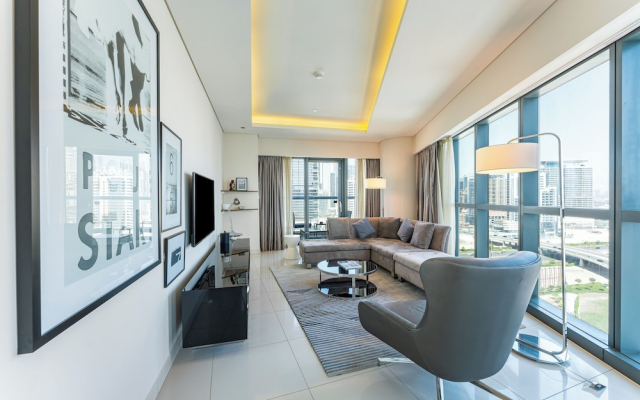 PVH - Paramount - Upscale 2BR
