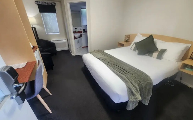 Elphin Serviced Apartments