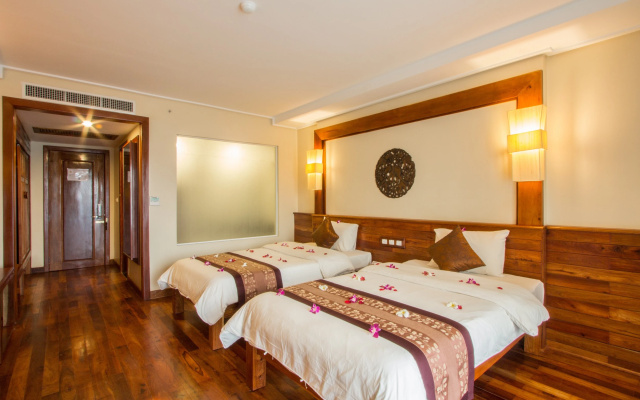 Royal Empire Hotel