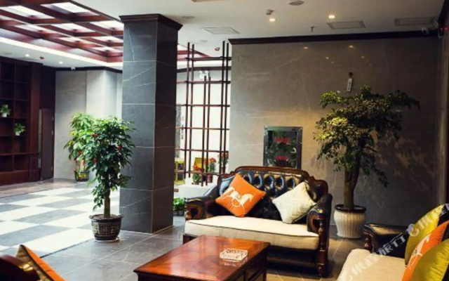 MOUSSIE HOTEL(Huaihua Third Middle School Municipal Committee Branch)