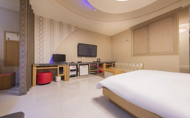 Gwangju Sangmu Luxury Hotel