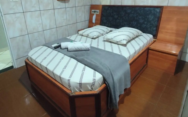 Hotel anoitecer