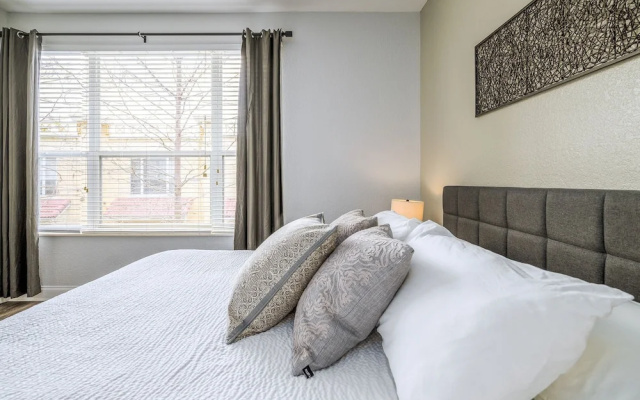 Casa Bella Townhome 3 Bedroom Condo by RedAwning