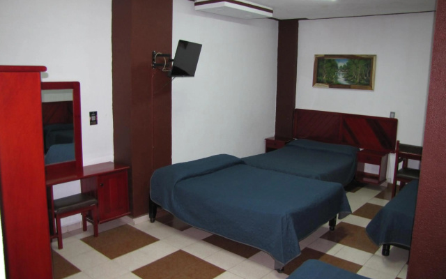 HOTEL y Vapor PLAZA