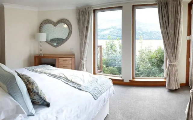 Loch Rannoch Highland Club Lochside Lodge 04