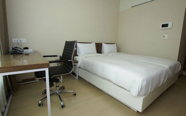 Cplus Residence
