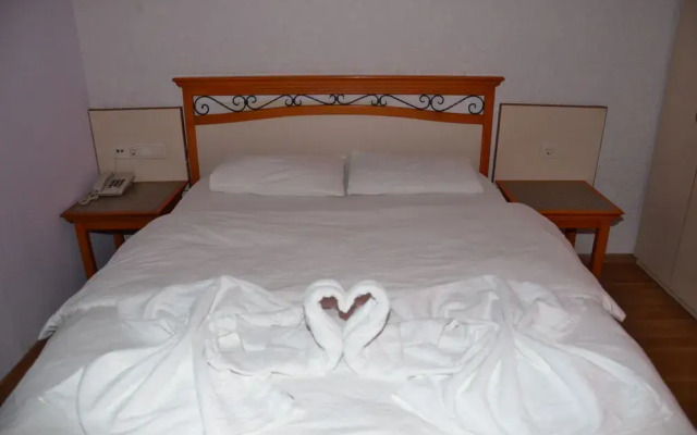Ozturk Hotel