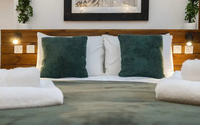 Host Stay Grafton Rustic