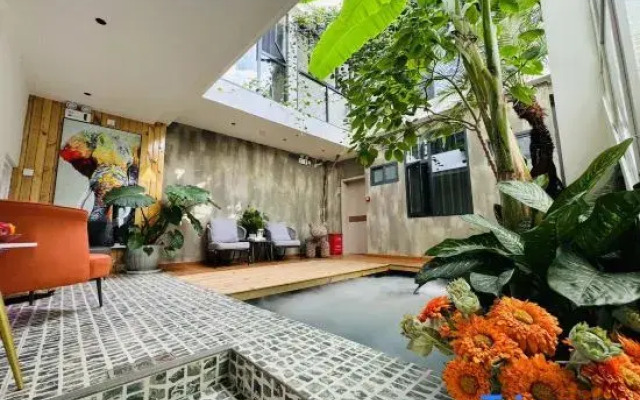 Meiduo Boutique Homestay (Weishan Ancient City Snack Street)