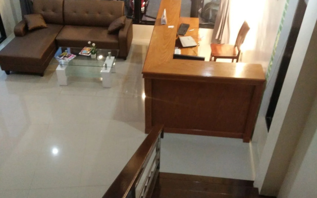 OYO 665 Sj House Hotel